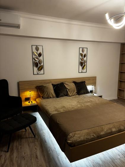 Apartament cu 2 camere decomandat, mobilat în P-ța Unirii