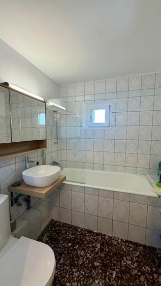 Apartament cu 2 camere semidecomandat, mobilat în Turda