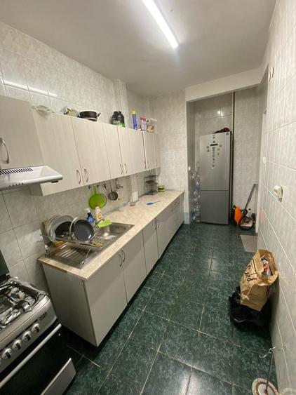 Apartament cu 3 camere semidecomandat, mobilat în Sala Palatului