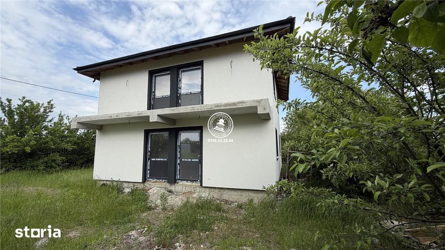 Casă cu 4 camere cu Teren 450 Mp în Central