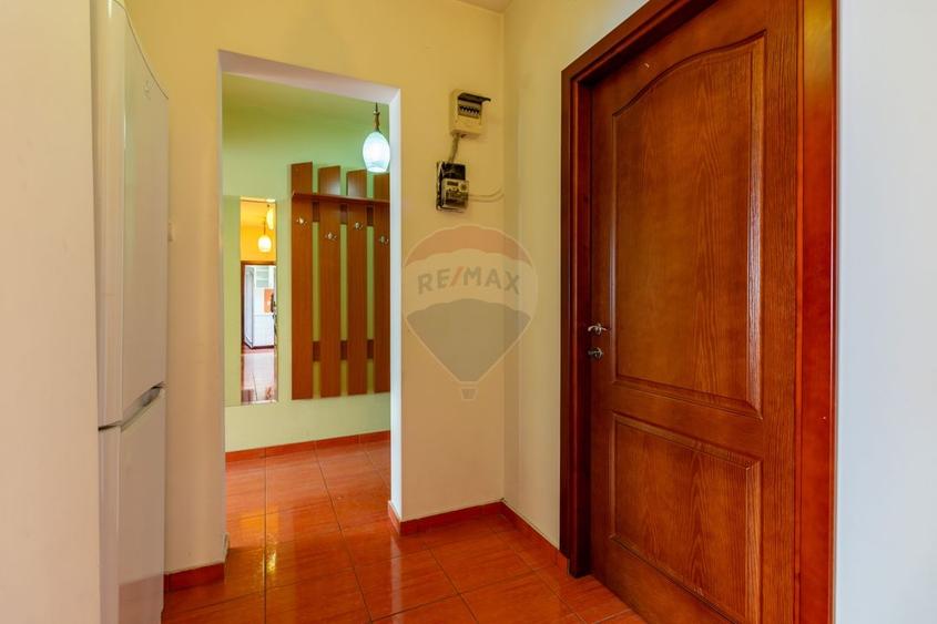 Apartament cu 2 camere decomandat în P-ța Dorobanți