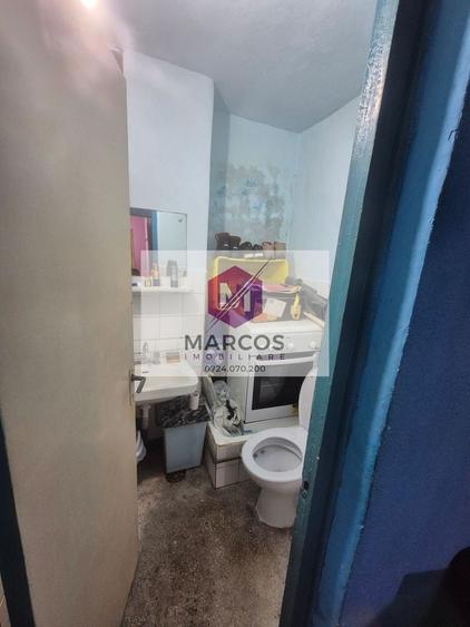 Apartament cu 4 camere decomandat în Micro IV
