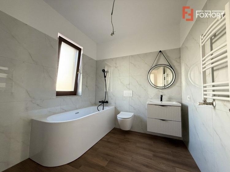 Duplex cu 5 camere cu Canalizare în Dumbrăvița