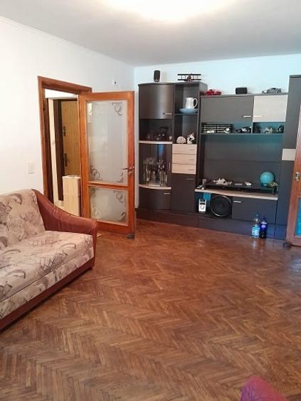 Apartament cu 2 camere semidecomandat în Crângași