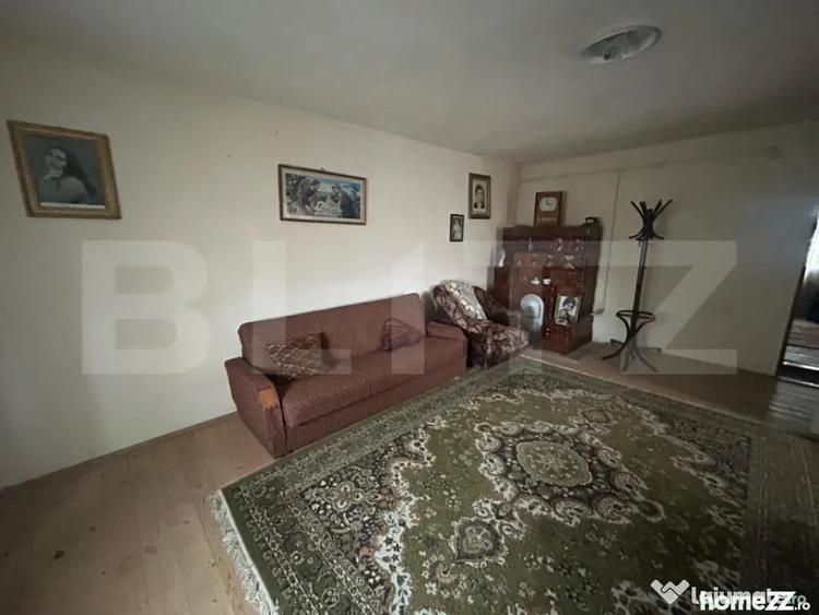Casă cu 3 camere cu Teren 2700 Mp în Central