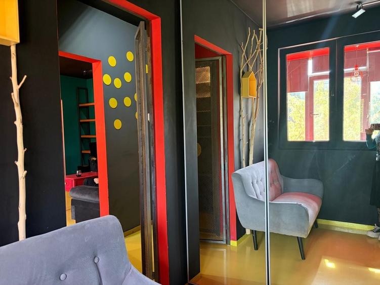 Apartament cu 2 camere semidecomandat, mobilat în 1 Mai