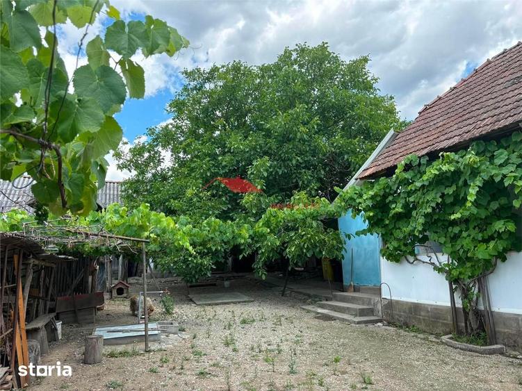 Casă cu 2 camere cu Teren 1000 Mp în Coldău