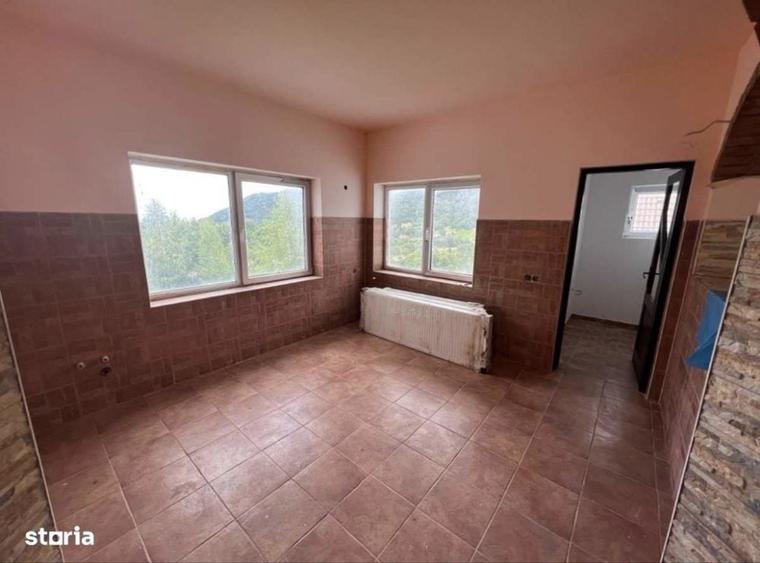 Casă cu 4 camere în Sohodol