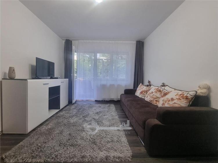Apartament cu 2 camere semidecomandat în Tătăruși