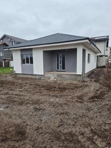 Casă cu 4 camere cu Teren 300 Mp în Central