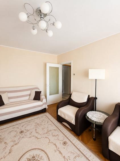 Apartament cu 3 camere decomandat în Dacia