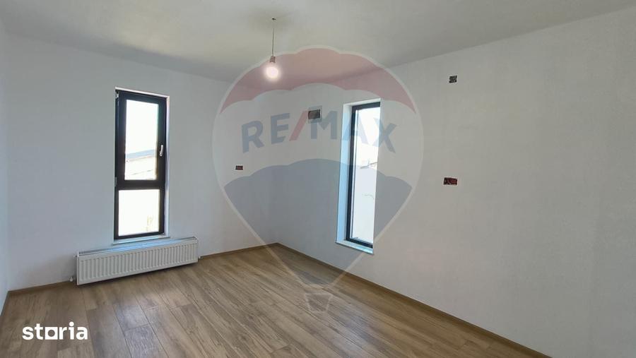Casă cu 4 camere cu Teren 321 Mp în Port