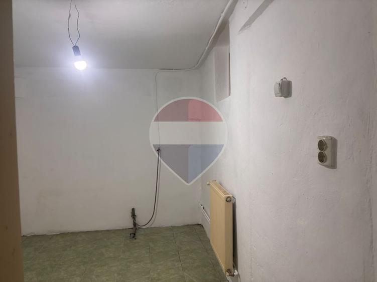 Apartament cu 3 camere semidecomandat în Grigorescu