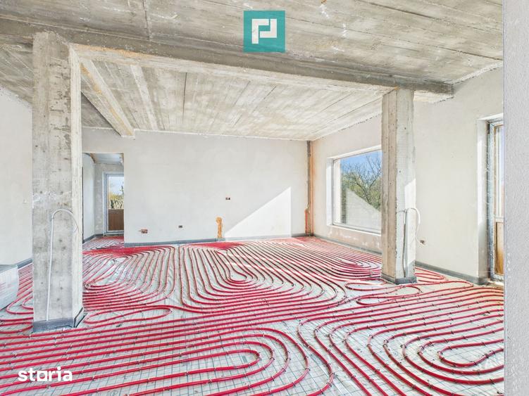 Casă cu 6 camere cu Teren 1800 Mp în Central