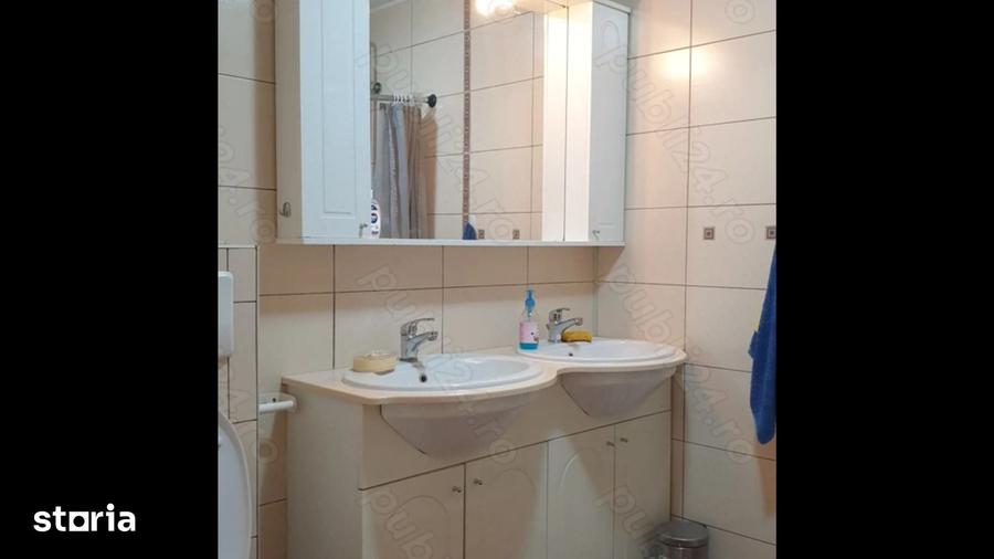 Apartament cu 3 camere decomandat în Rahova