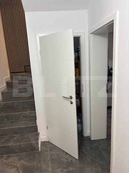Casă individuală cu 4 camere cu Teren 350 Mp în Covaci