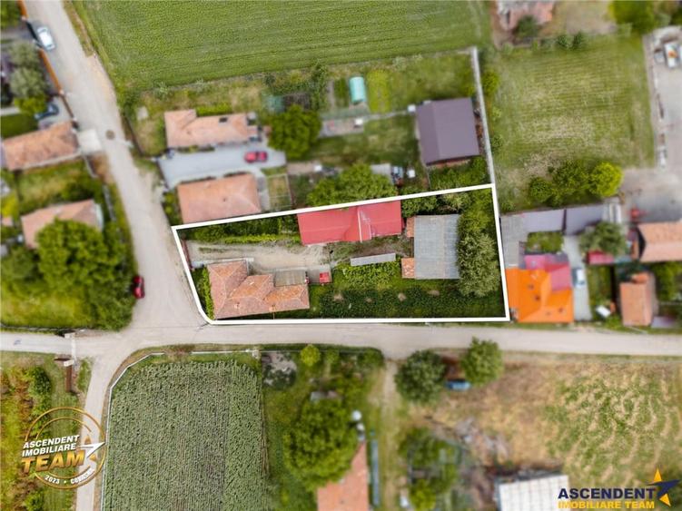 Casă cu 3 camere cu Teren 1123 Mp în Lunga
