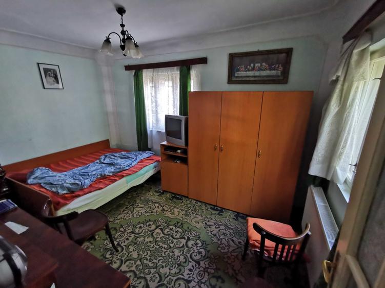Casă cu 4 camere în Vidra