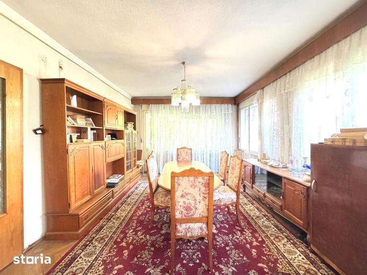 Apartament cu 5 camere, mobilat în Andrei Mureșanu