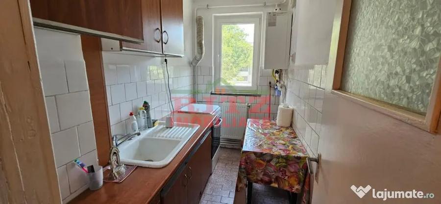 Apartament cu 3 camere nedecomandat în Central
