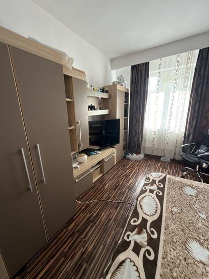 Garsonieră decomandată în Central