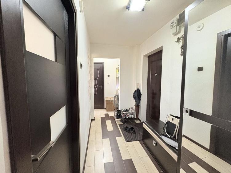 Apartament cu 2 camere decomandat în Cornitoiu