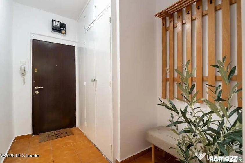 Apartament cu 4 camere semidecomandat în Drumul Taberei