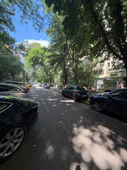 Apartament cu 4 camere decomandat în Militari