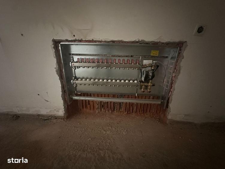 Casă cu 4 camere în Crevedia