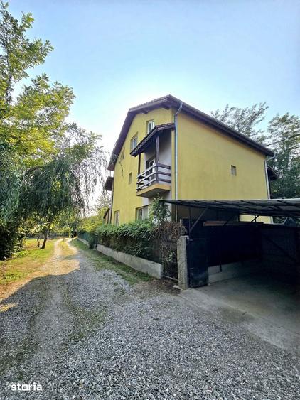 Casă cu 6 camere cu Teren 319 Mp în Vlădești