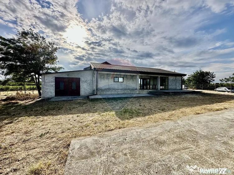 Casă cu 4 camere cu Teren 1991 Mp în Dragosloveni (Dumbrăveni)