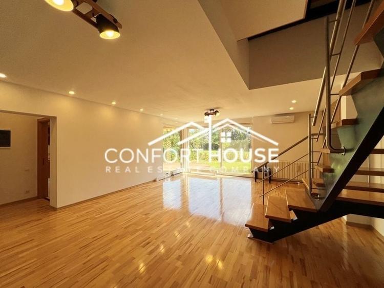 Duplex cu 6 camere cu Piscina în Iancu Nicolae