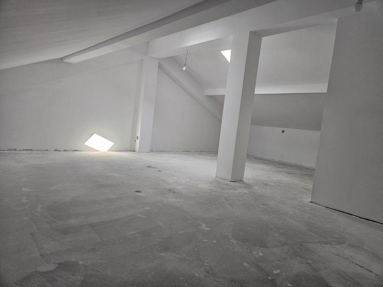 Casă individuală cu 4 camere cu Canalizare în Exterior Vest