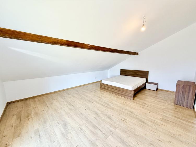 Duplex cu 4 camere cu Canalizare în Moșnița Nouă