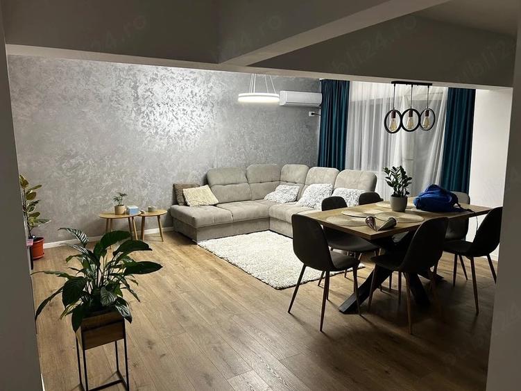 Apartament cu 3 camere decomandat în Exterior Vest