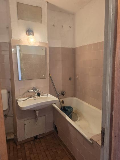 Apartament cu 2 camere decomandat în Moșilor