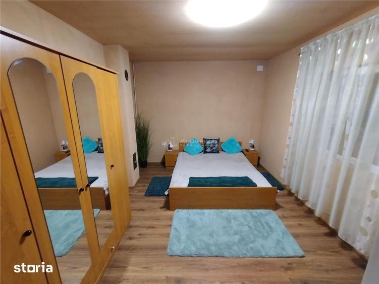Casă cu 6 camere cu Canalizare în Răcășdia