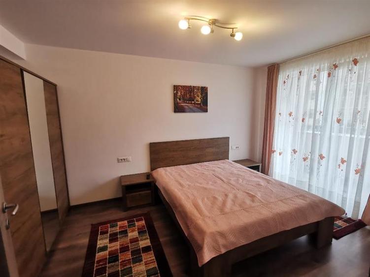 Apartament cu 2 camere decomandat, mobilat în Tractorul