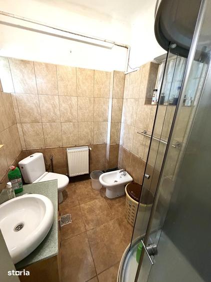 Casă cu 5 camere cu Teren 430 Mp în Mihai Bravu