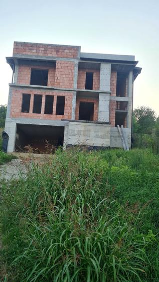 Casă cu 4 camere în Central