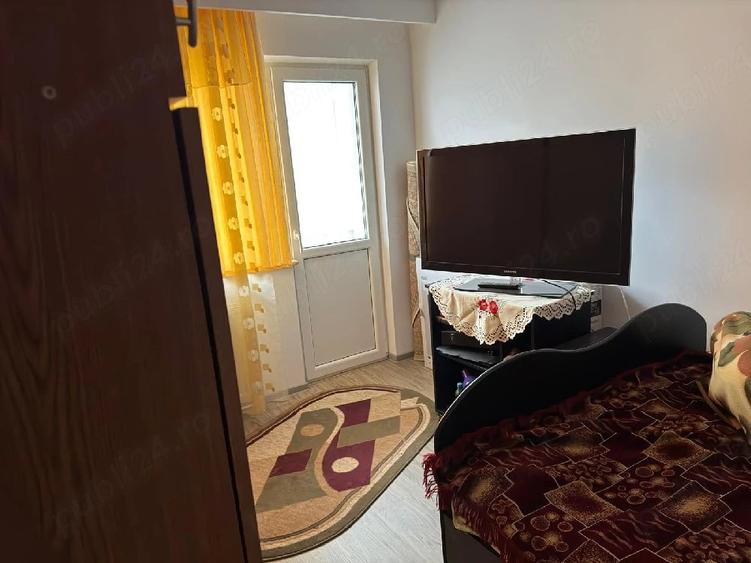 Apartament cu 2 camere semidecomandat în Gojdu