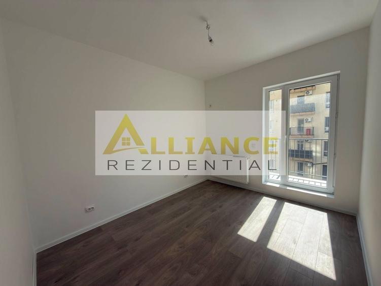 Apartament cu 3 camere decomandat în Metalurgiei