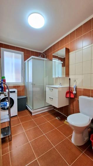 Apartament cu 2 camere semidecomandat, mobilat în Florești