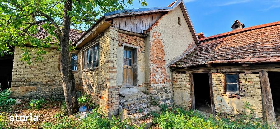 Casă cu 3 camere cu Teren 569 Mp în Bănia