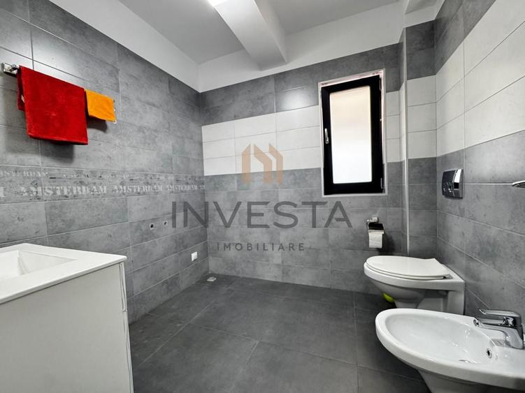 Casă individuală cu 14 camere cu Canalizare în Zorilor