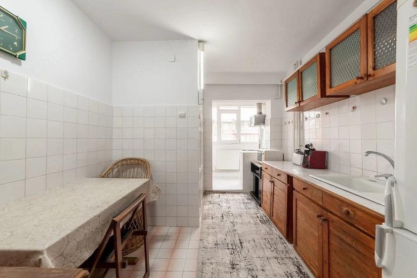 Apartament cu 3 camere decomandat în Bere