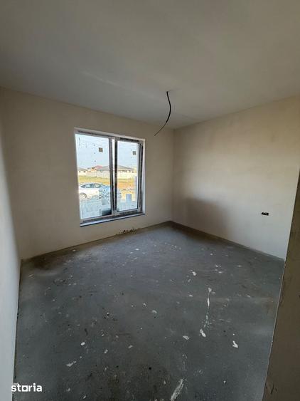 Casă cu 3 camere cu Teren 500 Mp în Central