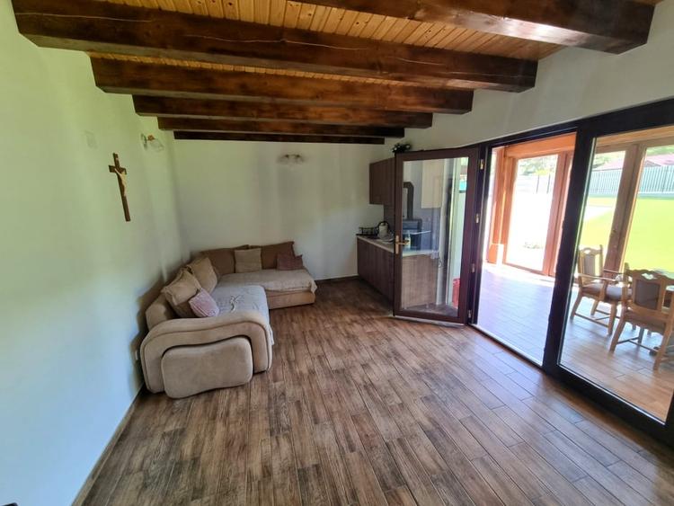 Casă individuală cu 2 camere cu Teren 1335 Mp în Ampoița