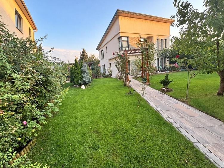 Casă individuală cu 5 camere cu Canalizare în Corbeanca