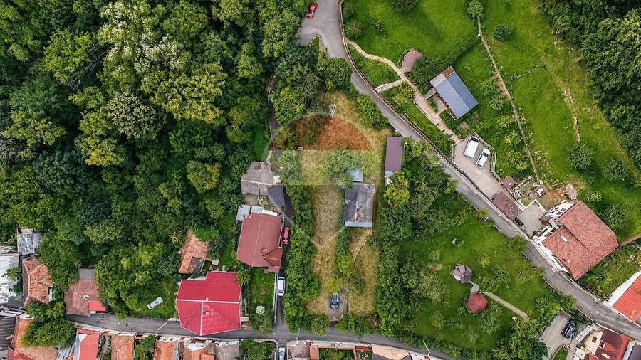 Casă cu 3 camere cu Teren 1498 Mp în Schei